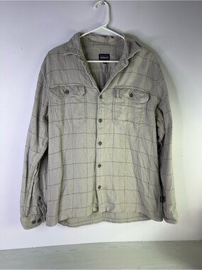 Patagonia Men's Long-Sleeved Fjord Flannel Shirt size medium organic cotton